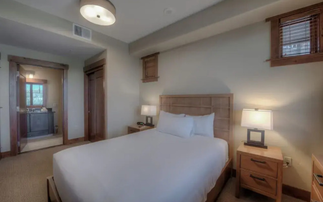 Luxury at One Ski Hill Place - Ski-in/ski-out