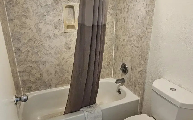 Motel 6 Memphis, TN - Graceland