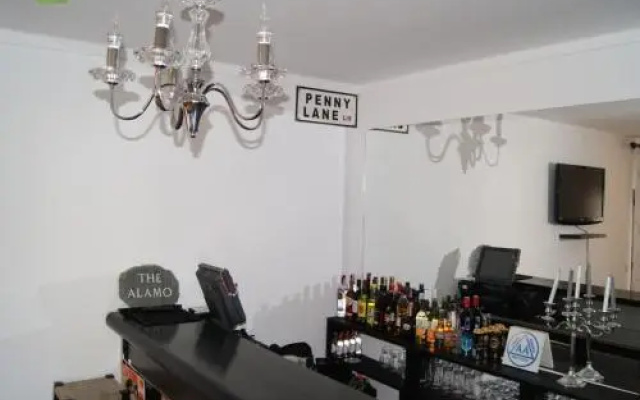''Mi casa, su casa'' Guest House & Coffee House