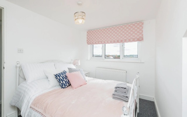 Spacious 6-bed Family Retreat Bristol