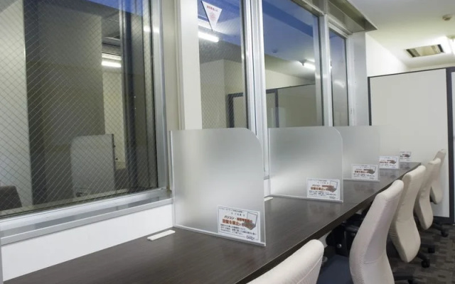 Sauna & Capsule Hotel Dandy – Caters to Men