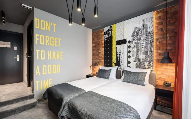 7 Rooms Suites