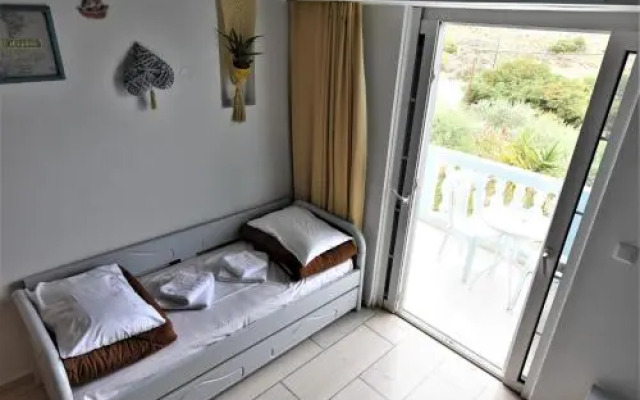 Meraki Apartments and Studios