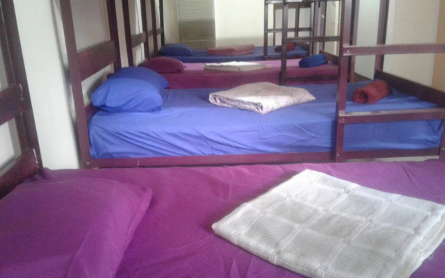 Yaya Guesthouse - Hostel