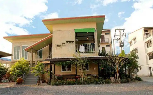 Bann Chompu Resort