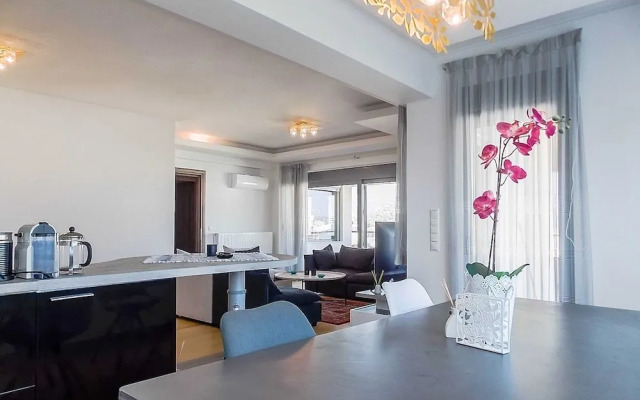 Stylish 2 Bedroom Apartment Spectacular Sea View