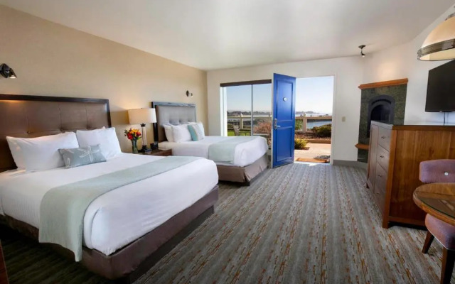 Sea & Sand Inn