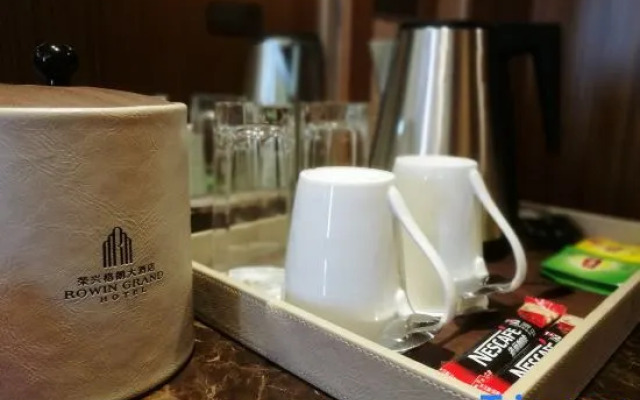 Rowin Grand Hotel