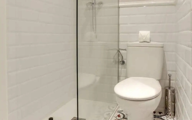 Stylish 4 bed Apt in the Center