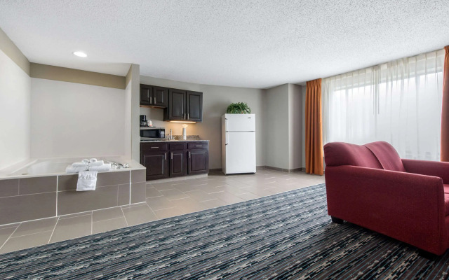 Quality Inn & Suites Brownsburg - Indianapolis West