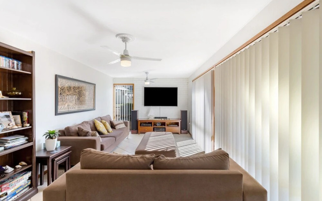 Campbell Avenue, 28