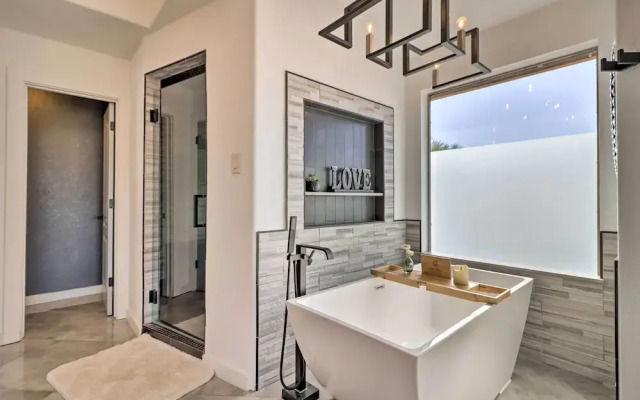 Complimentary Heated Pool: Goodyear Getaway!