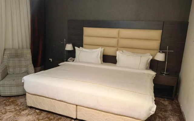 Dan Pelatinum Hotel