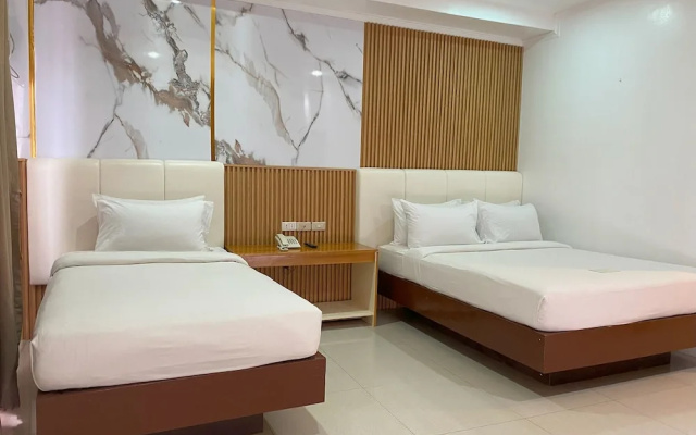 LM Metro Hotel