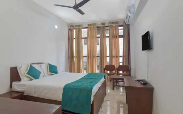 Easternwoods Hotel Raj