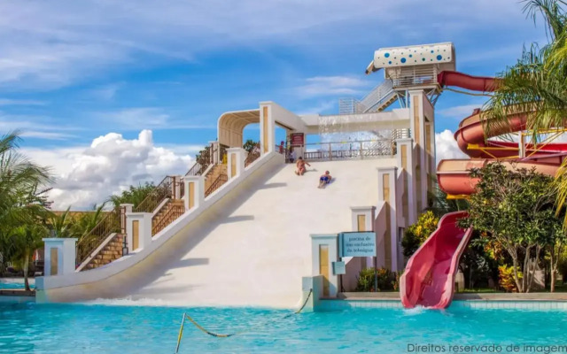 PISCINAS 24 HORAS NO LACQUA em CALDAS NOVAS