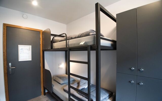 Liège Youth Hostel комната для гостей