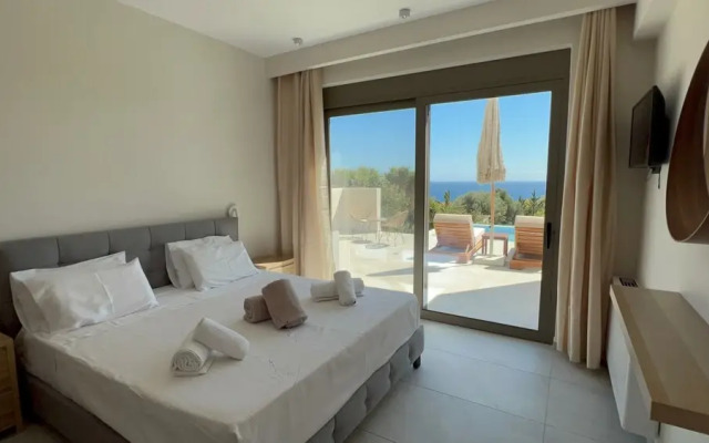 Luxurious Villa Retreat in Lourdata