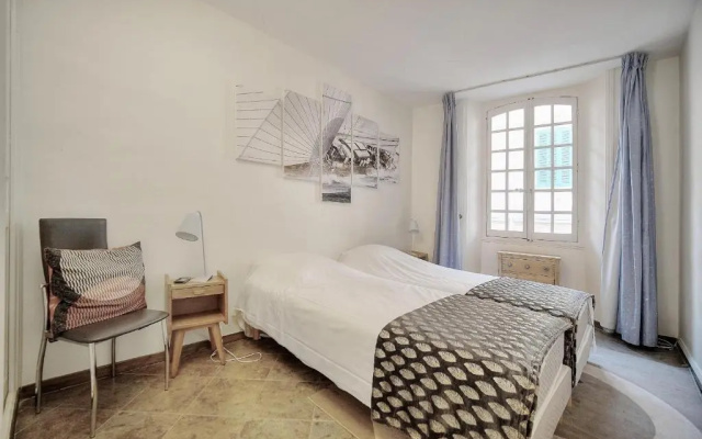 'JOLI 4 Pieces PROCHE VIEUX PORT' - A3B75