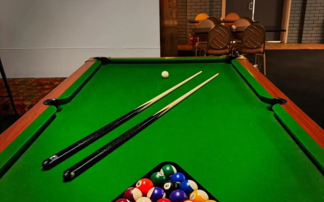 The Club Hotel Collie