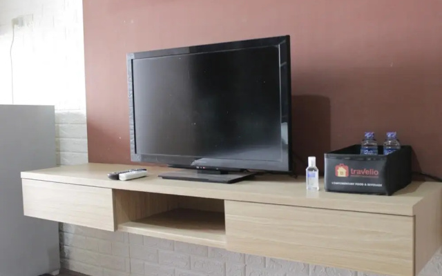 Relaxing Studio Room at Gateway Apartment Ahmad Yani Cicadas