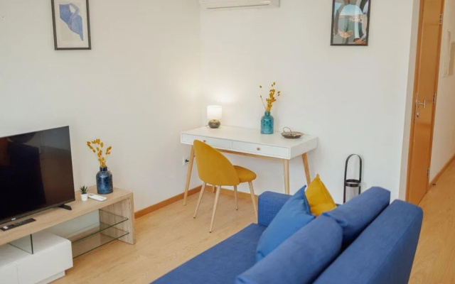 Modern Stylish Apartment I by Vacationy