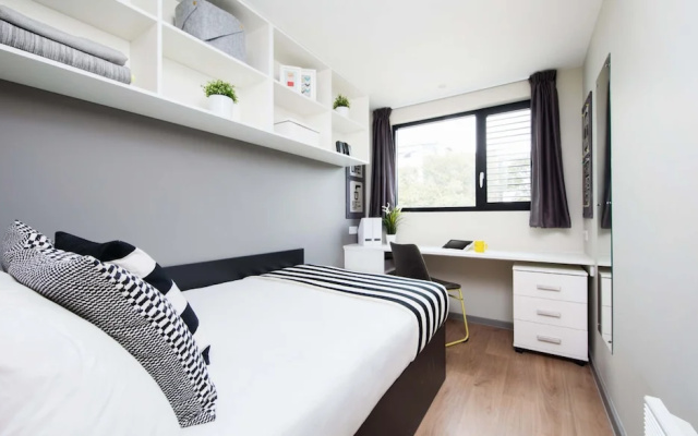 Modern Student-Only Ensuite Rooms in Central Portsmouth