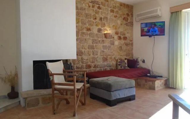 Tompras Village