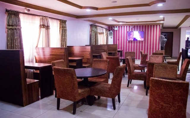Kaft Hotels and Lounge