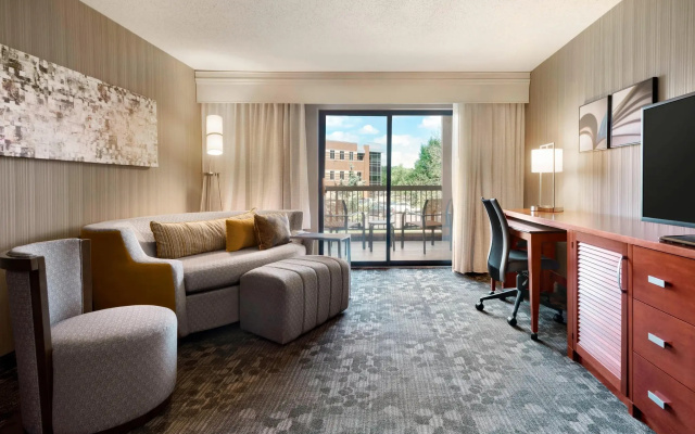 Courtyard by Marriott Akron Fairlawn