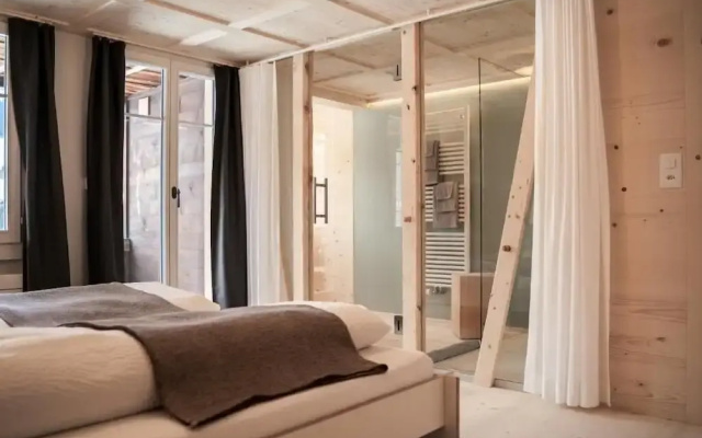 Lenk Lodge