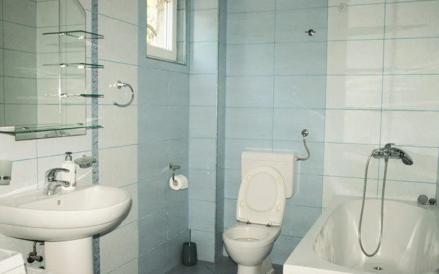 Spacious Sea View Apartment
