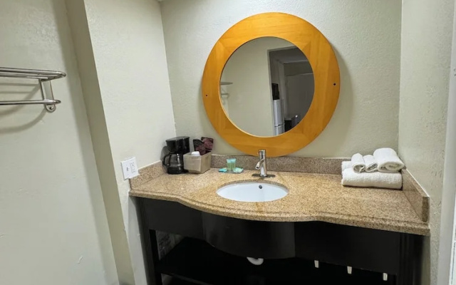 River Palm Hotel