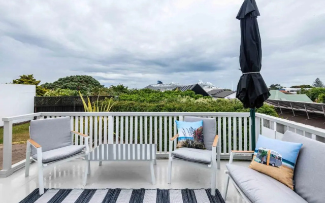 Awesome Beach House on Oceanview Road