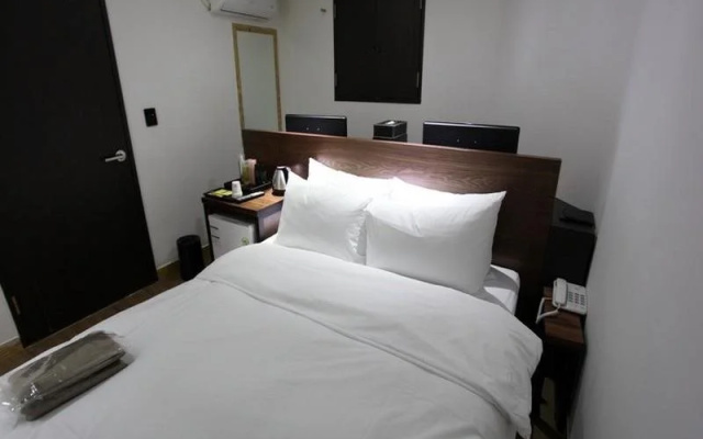 Yeon Motel Seoul(연모텔)