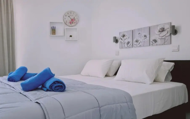 100 AN - Napa Living 16