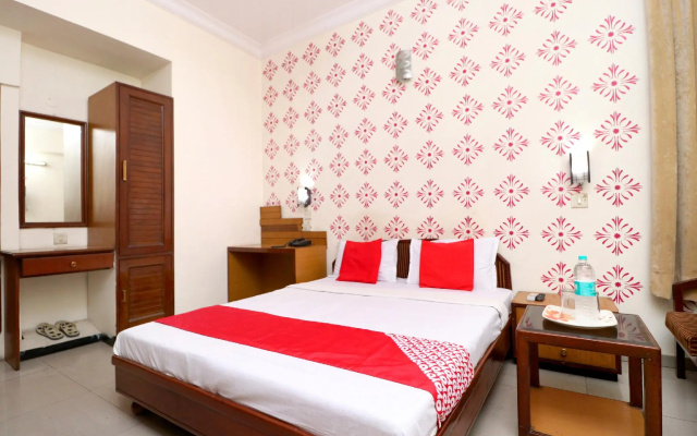 OYO 8623 Hotel Destination