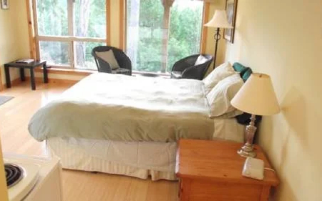 Secret Cove Cottage Suites In Pender Harbor Canada From 262