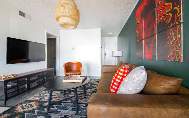 WanderJaunt - West Campus Apartments