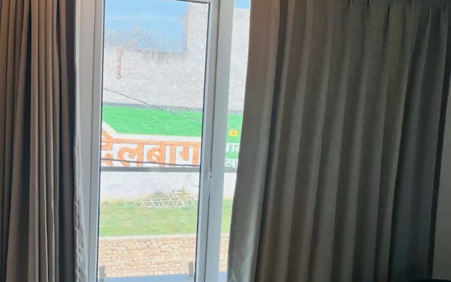 Hotel Shri Radha Orchid