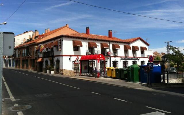Отель Hostal Paracuellos вид на фасад