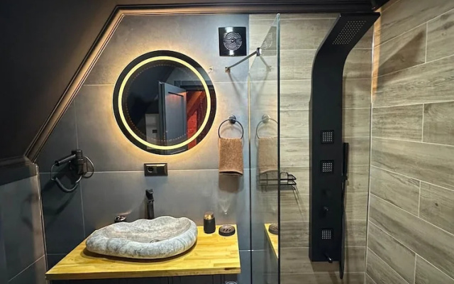 Eloi Suit Bungalov
