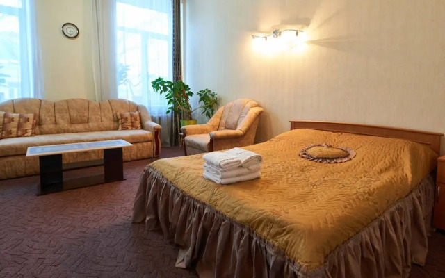 Апартаменты Home-Hotel, ул. Ярославская, 15-23