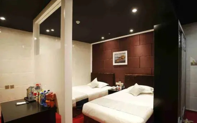 Mona Hotel