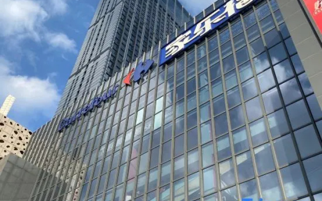 Kunming Benke Apartment (Baiyun Road Subway Station)