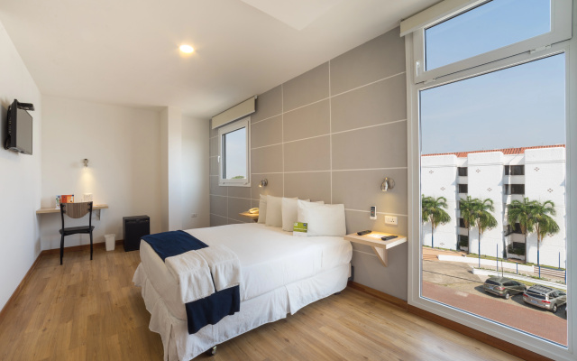 Hotel LP Equipetrol