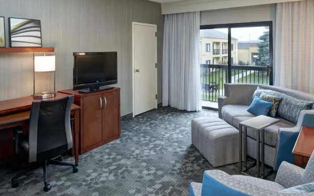 Courtyard by Marriott Milwaukee Brookfield