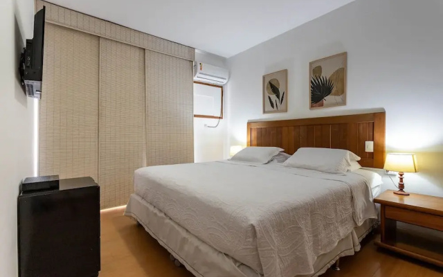 (902-A) Apartamento com Suíte no Coração Leblon