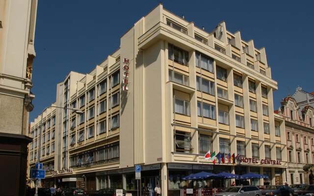 Central Hotel Pilsen Пльзень вид на фасад