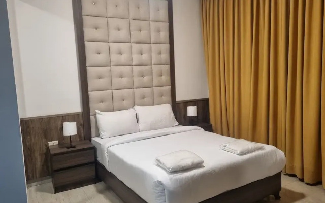 Charming Amman Apartment With Central Air-con & Street Parking